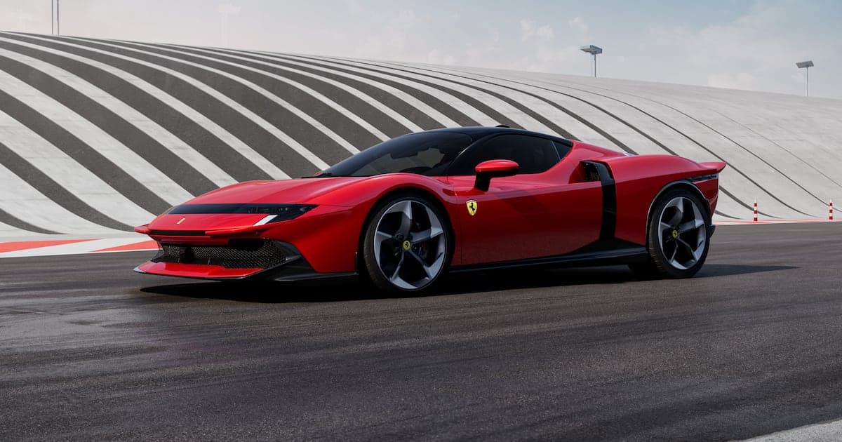 Ferrari Consolida Posición en Chile con Estrategia Empresarial